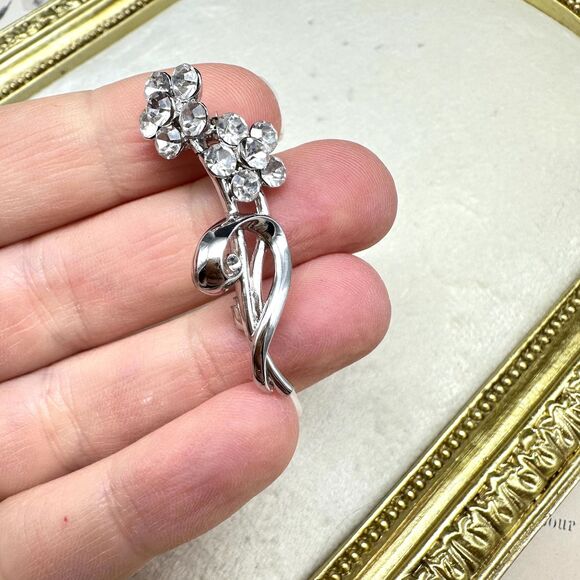 Flower Brooch With Rhinestones - Picture 3 of 10